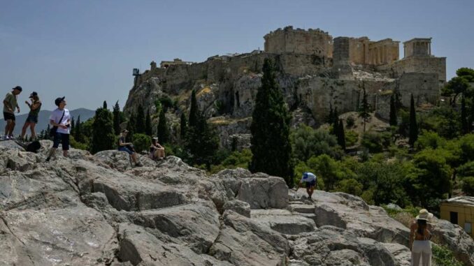 Athens Acropolis introduces private visits for 5,000 euros
