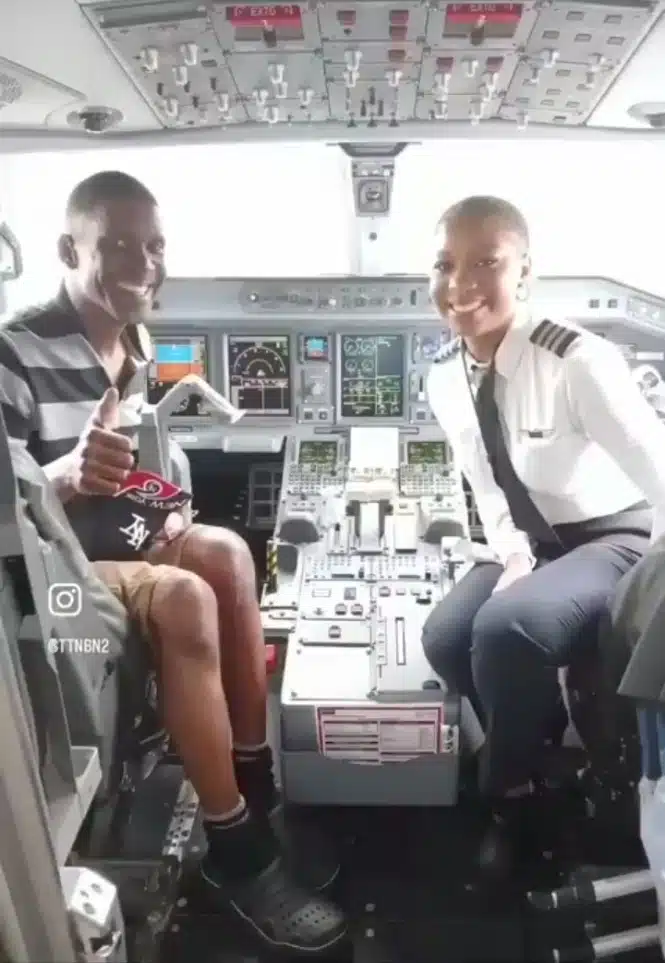 Hearts melt as pilot surprises her father, introduces him to passengers onboard