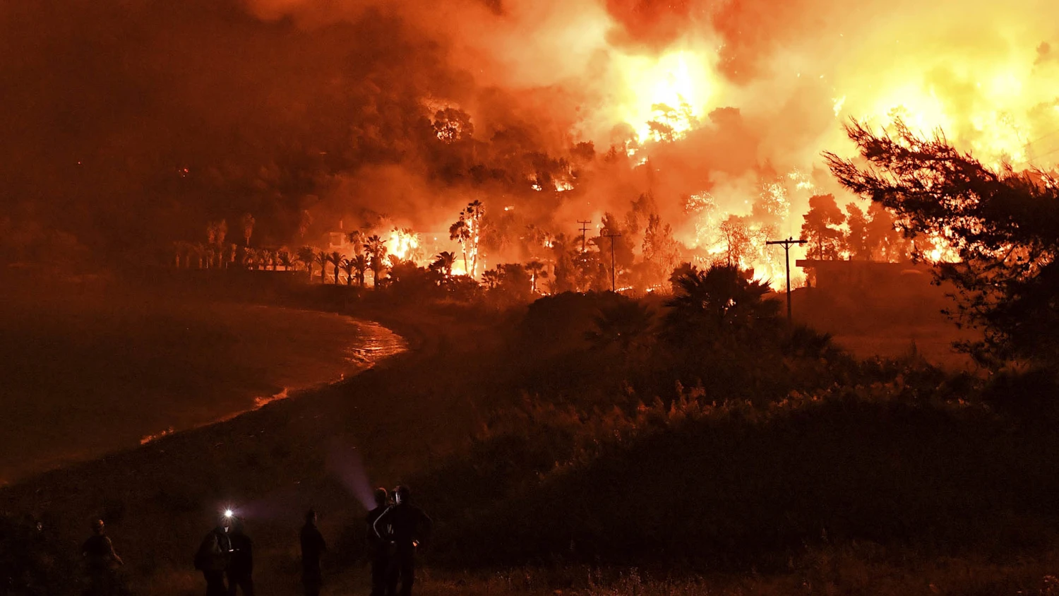 1 Dies, Thousands Evacuated As Deadly Wildfire Ravages Athens