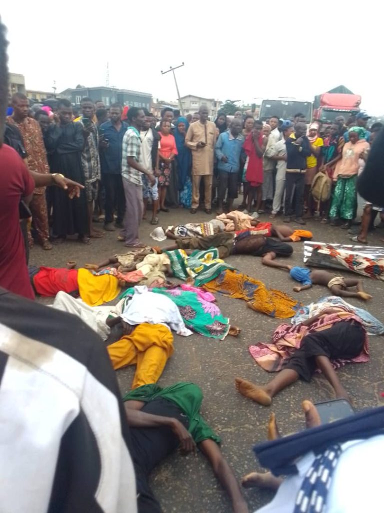 16 Die, 17 Injured In Oyo Auto Crash