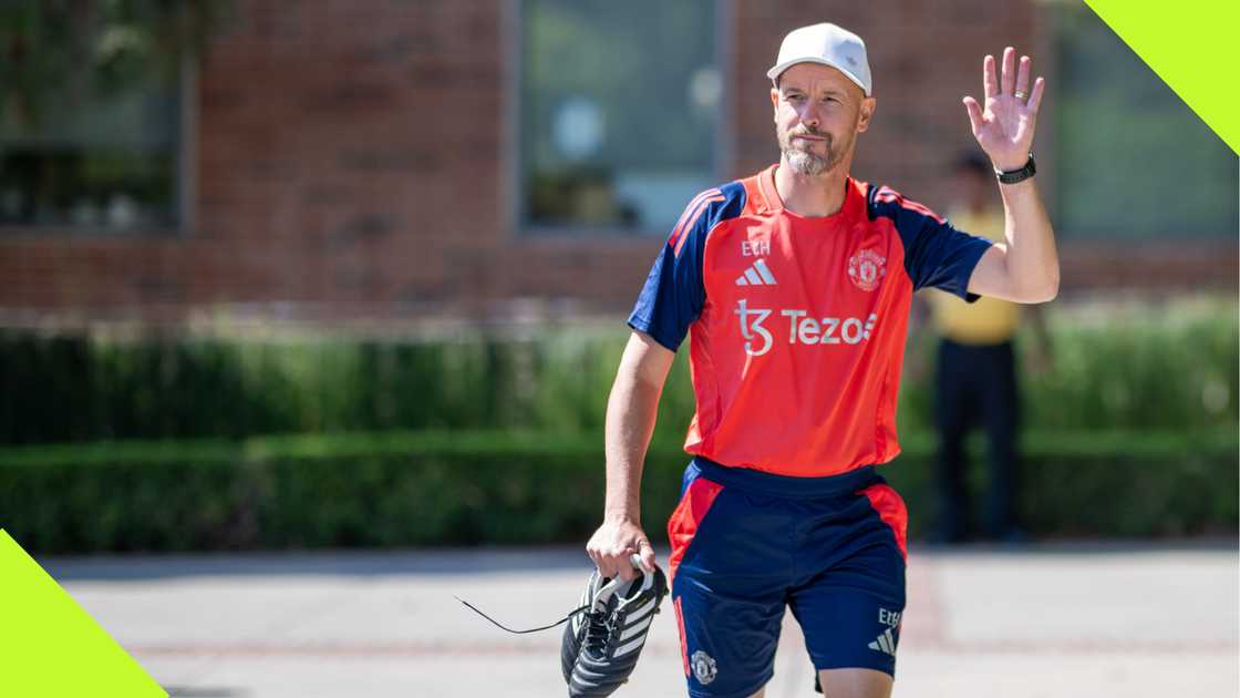 Erik Ten Hag in Man United training