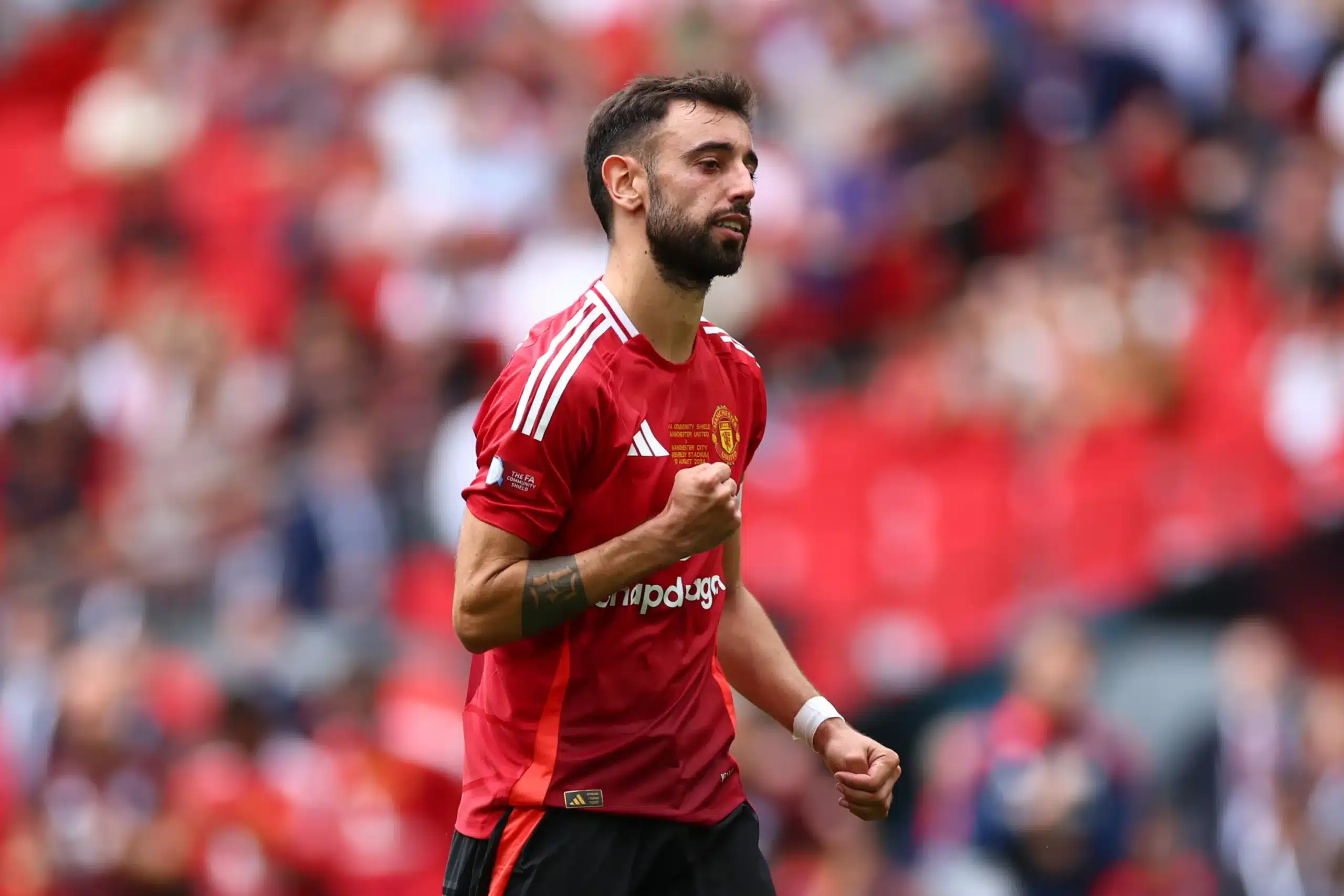 Bruno Fernandes joins Man United top earners as he signs new lucrative contract