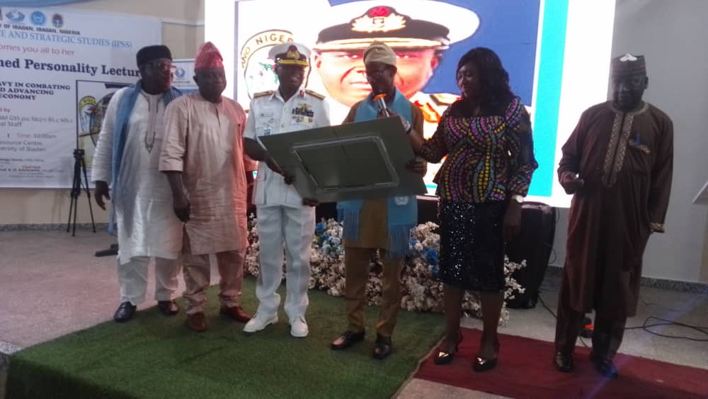 Community Leaders Aiding Maritime Criminals — Naval Chief