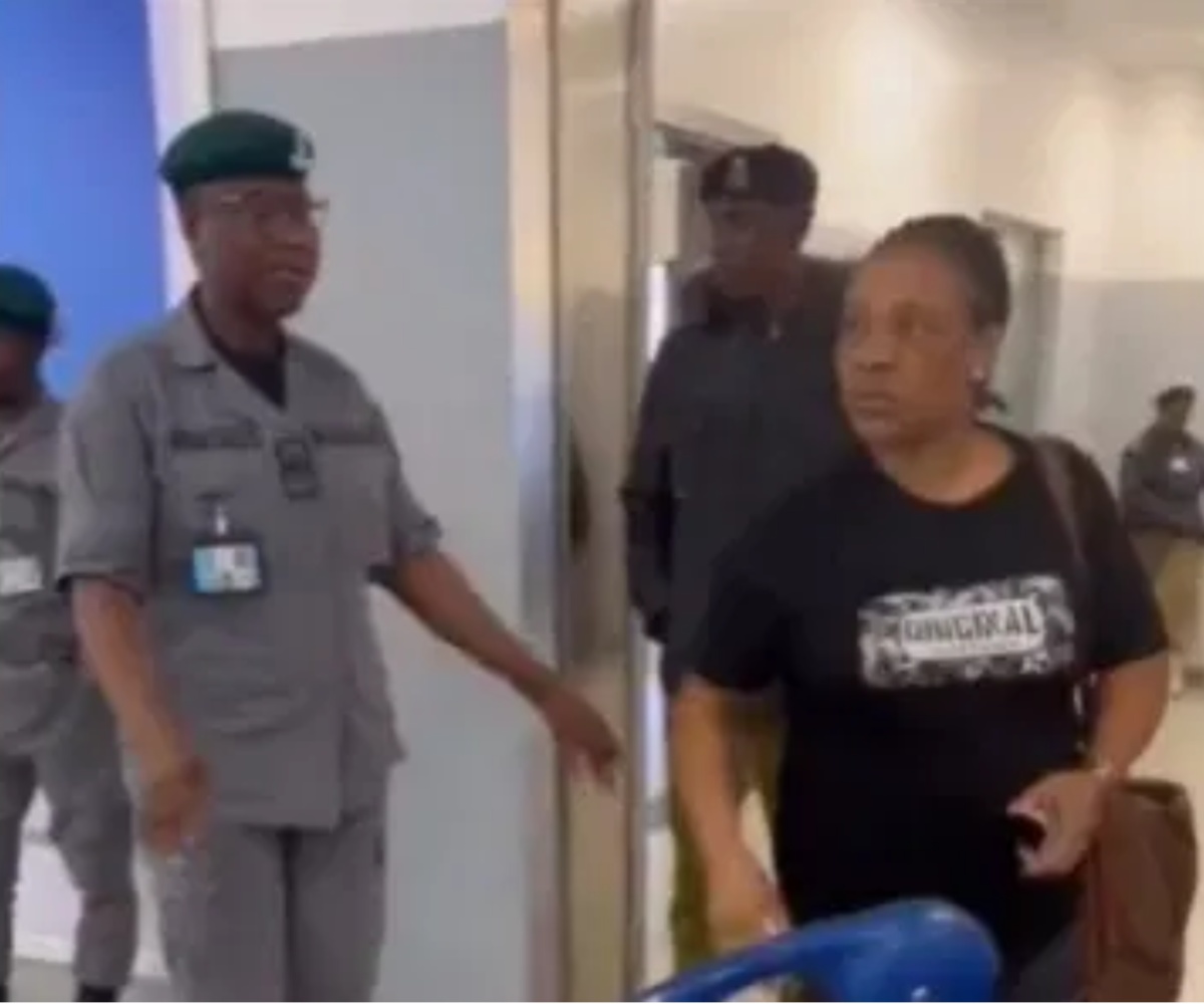 Nigerian woman tears husband’s international passport on arrival at airport [VIDEO]