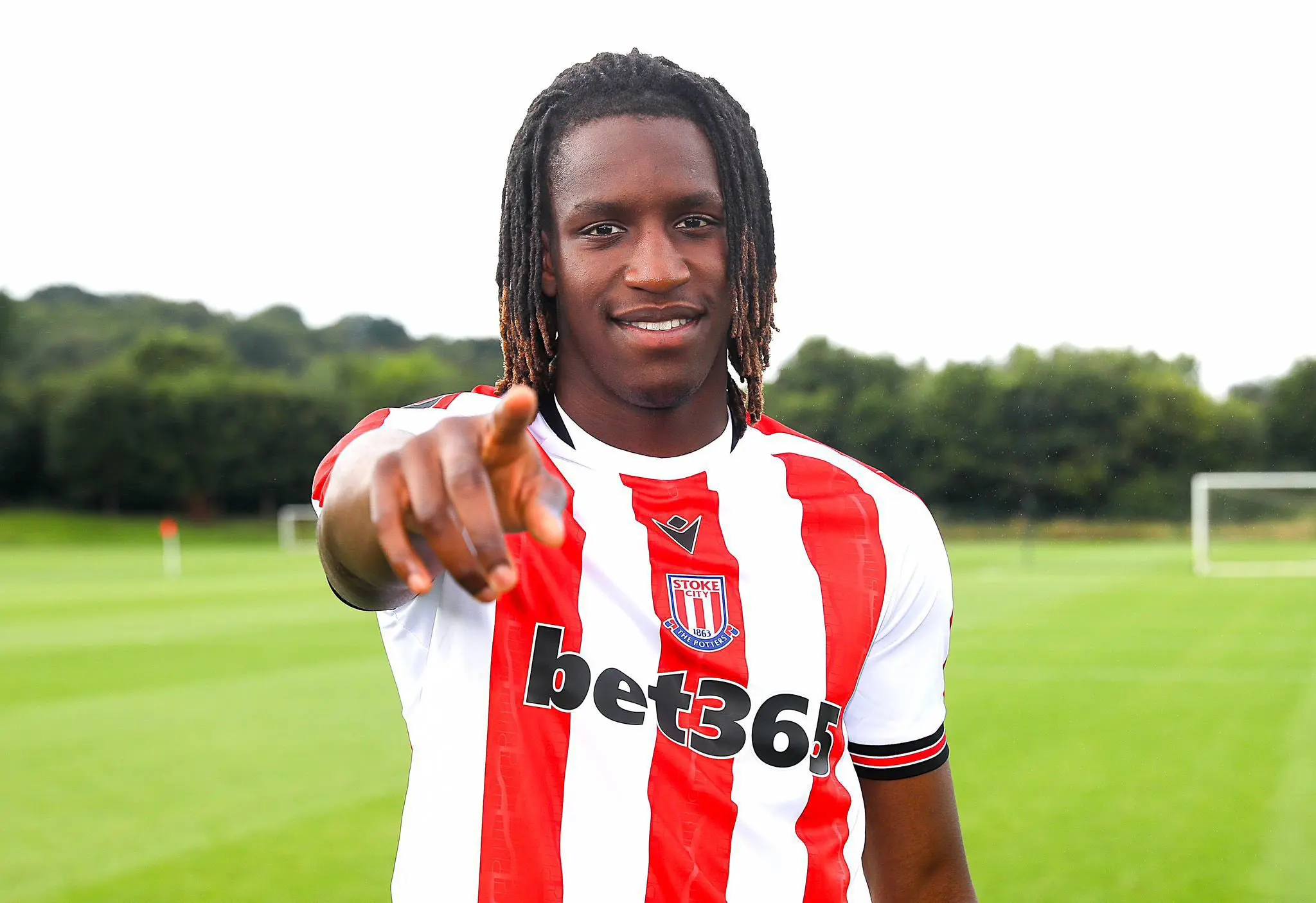 Transfer: Stoke City sign Lawal from Fleetwood Town