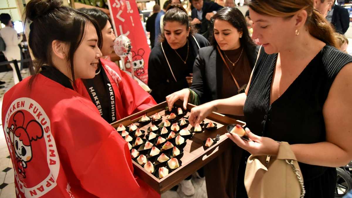 Peaches from Japan's Fukushima region sold at Harrods