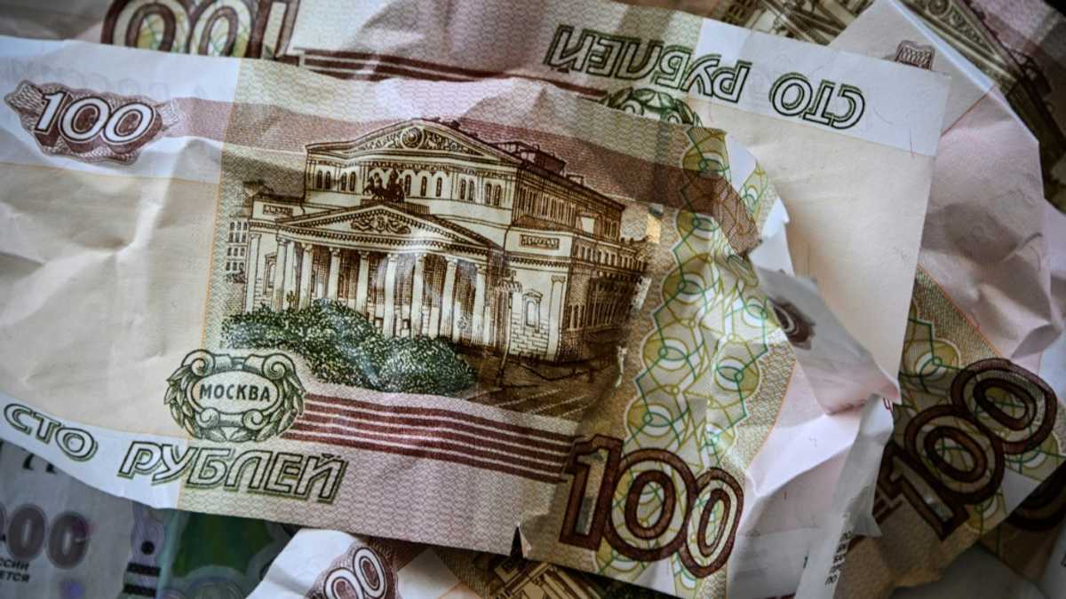 Russia faces stagflation threat as growth slows