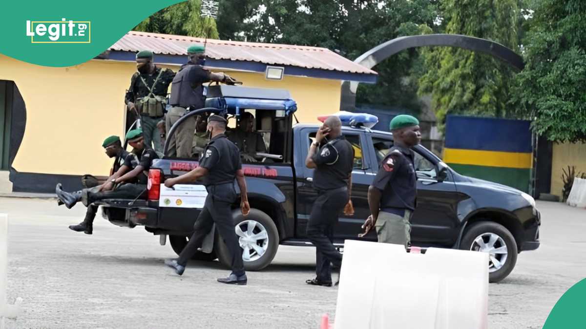 BREAKING: Anxiety as Gunmen Bomb Police Headquarters in Anambra, Kill Corporal