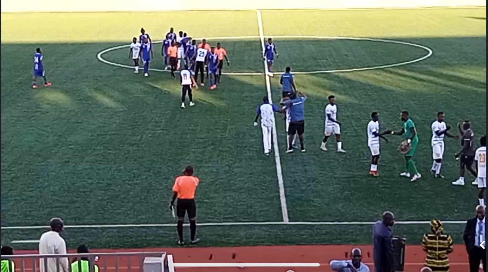 CAF Confederation Cup: Etoile Filante, Enyimba Share Spoils In Bamako