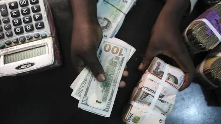 CBN, banks sell $9.9bn as naira tumbles to N1,670/$