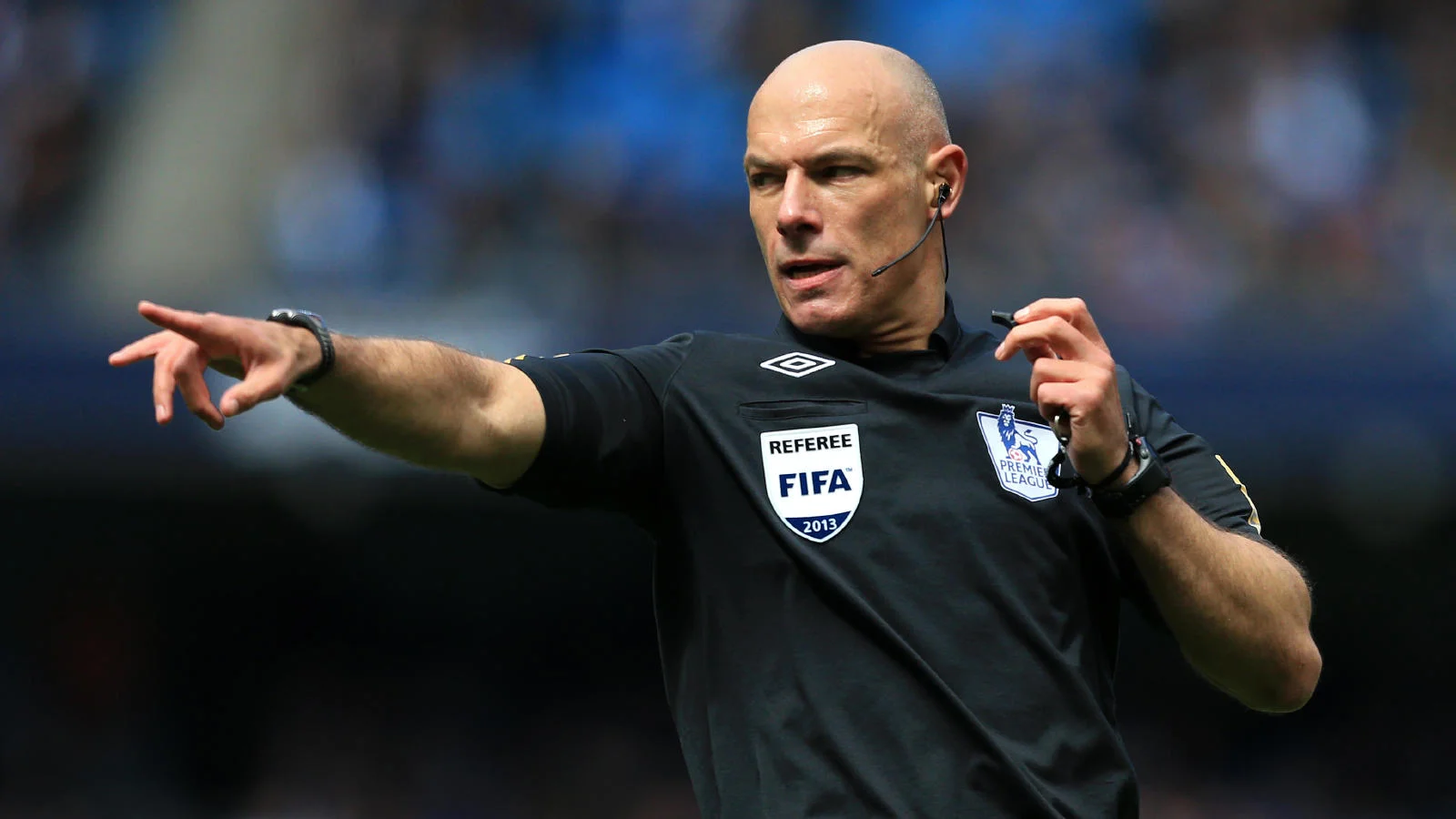 EPL: Howard Webb reveals mistake referee made before Declan Rice’s red card