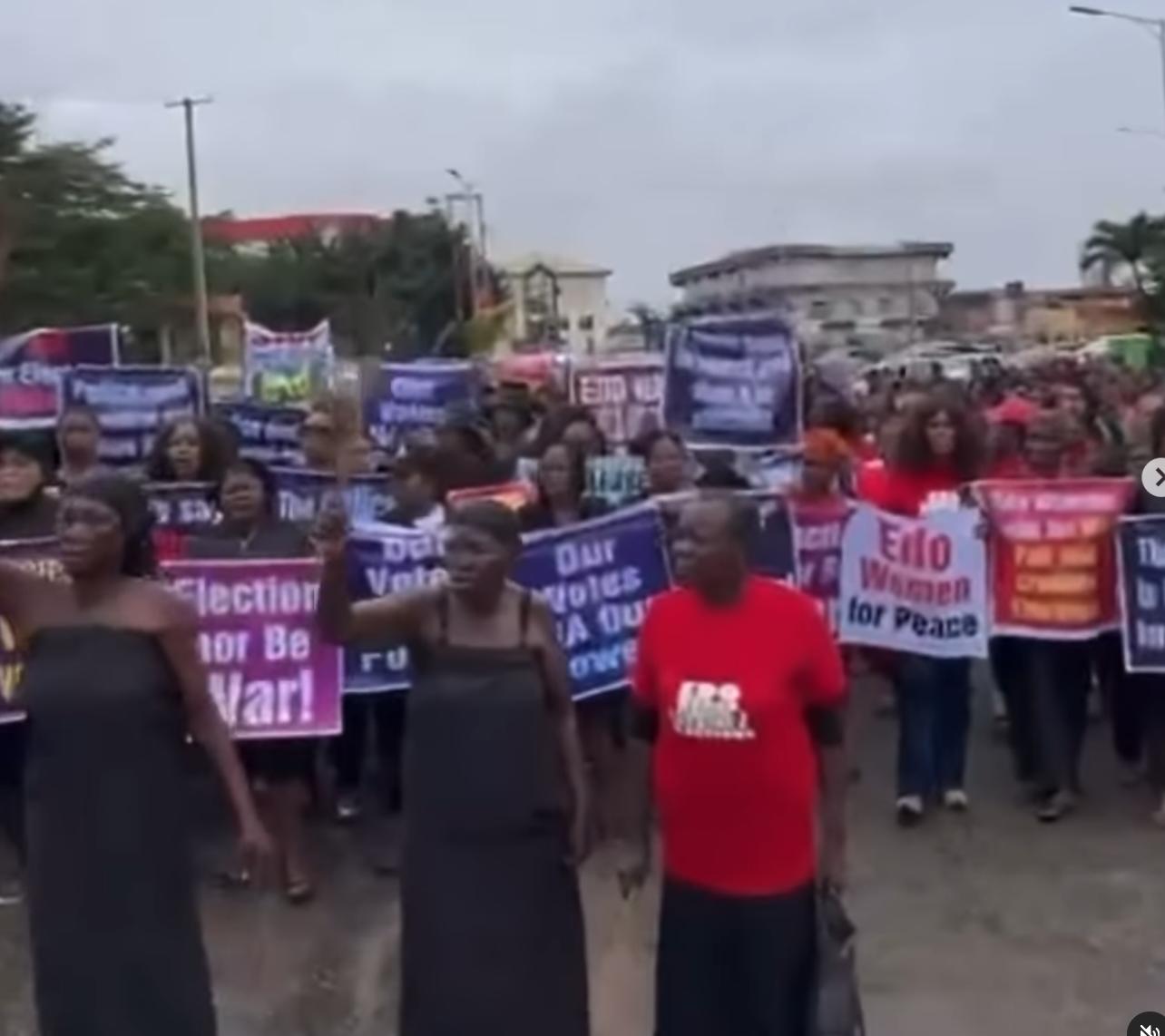 Edo women strip, reject APC ahead of guber elections (video)