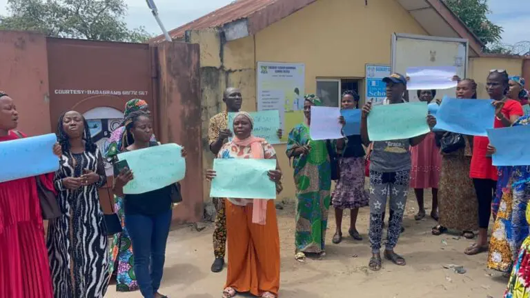 Lagos parents protest as school fees jump from N35,000 to N100,000