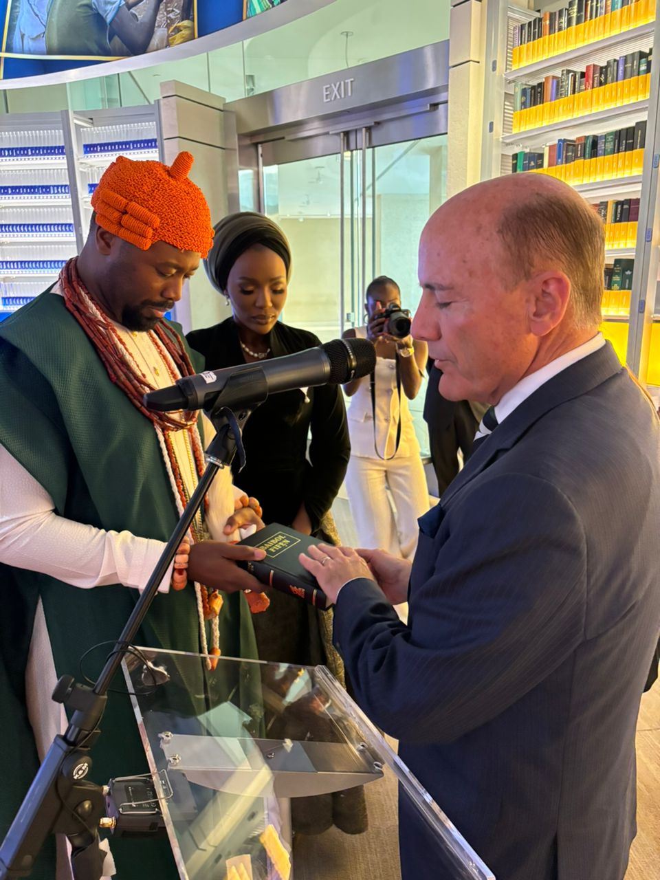 Olu Of Warri Presents Bible In Itsekiri Language To US Museum