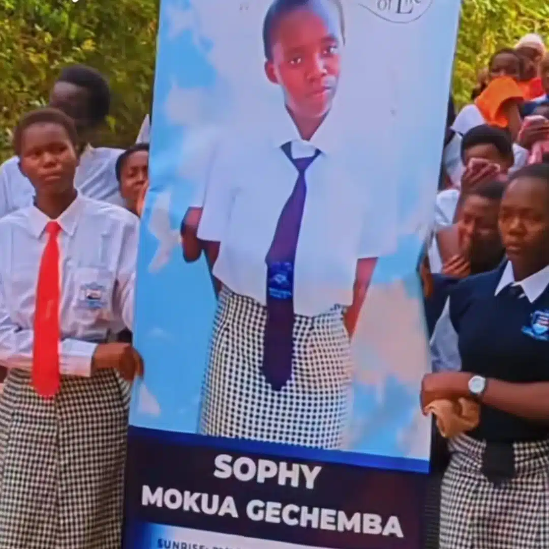 Students storm burial ground, shed tears as late classmate is laid to rest