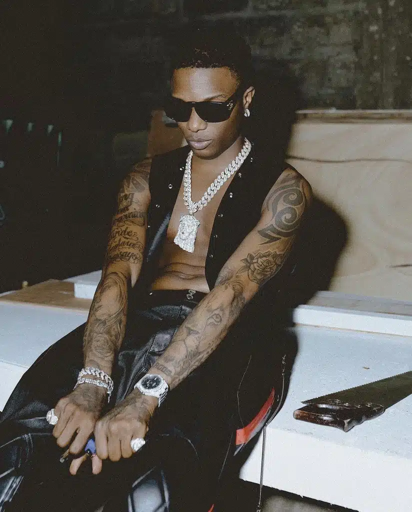 Wizkid continues to roast Davido, calls him cheap and other unprintable names