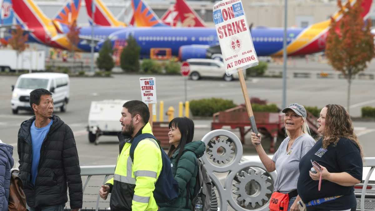 Boeing workers reject contract, extend strike: union