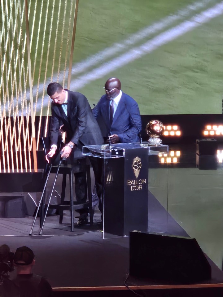 He was helped on stage by former Manchester City player George Weah in the closing segment of the evening