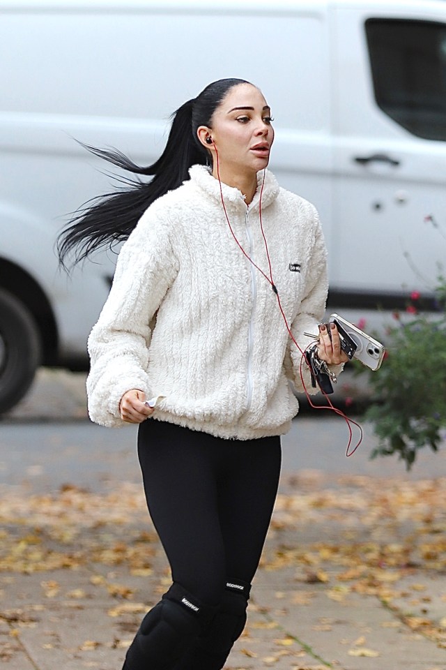 Tulisa popped into the nail salon after her run