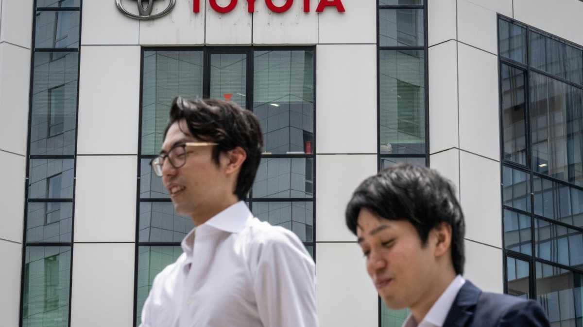 Toyota maintains net profit forecast despite drop in first half