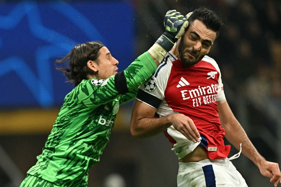 Inter goalkeeper Yann Sommer appeared to punch Mikel Merino in the head, but Arsenal were not awarded a penalty