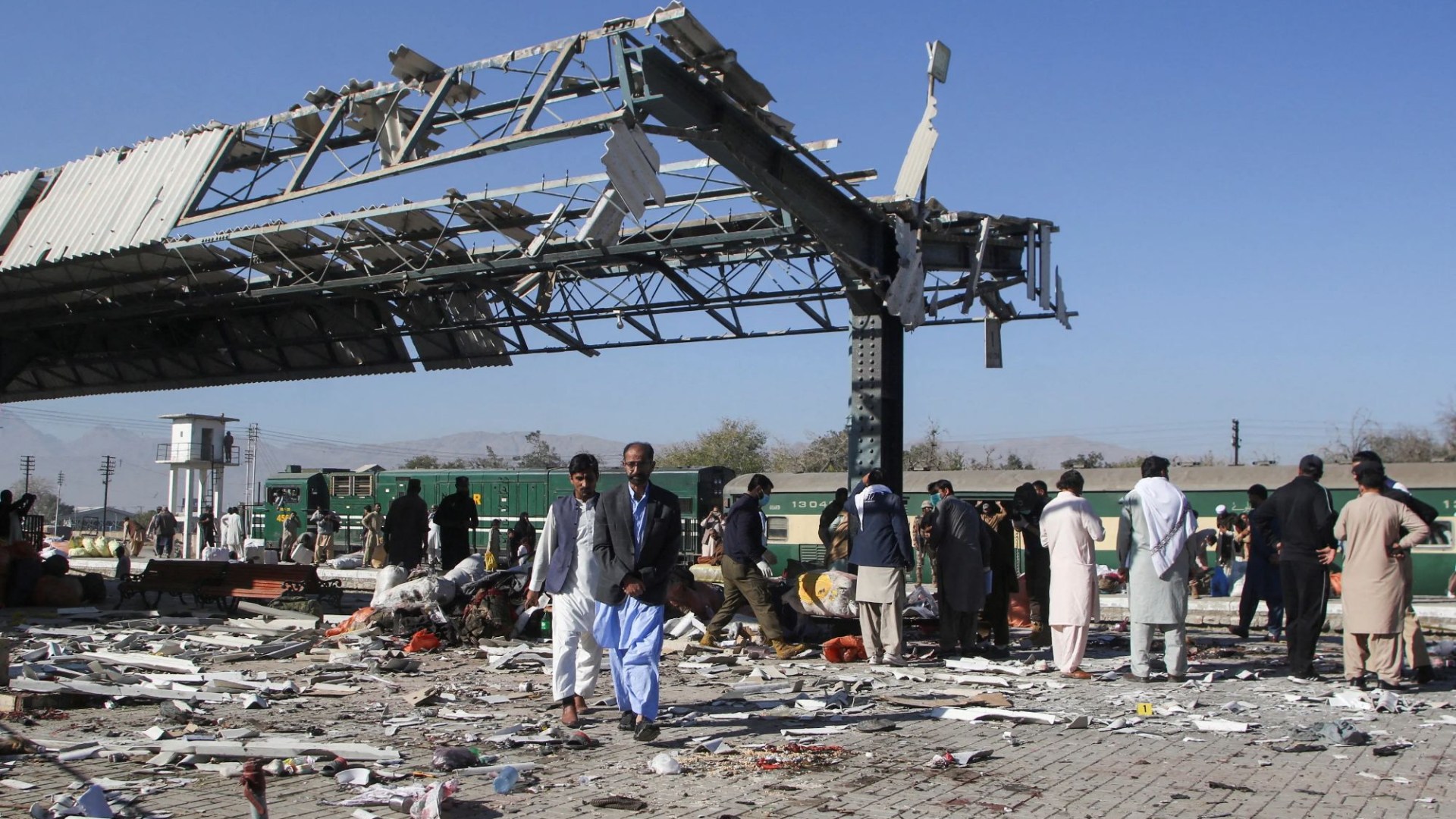 At least 24 killed and more than 40 injured in horror bomb blast at Pakistan train station