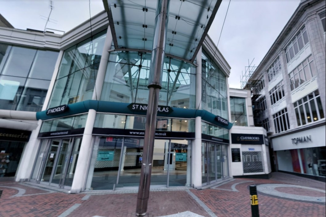 Iconic shopping centre loved in the 90s set to be demolished - as devastated customers say they 'can't believe it'