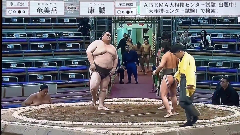 Kosei defeated 39-year-old sumo star Amamidake