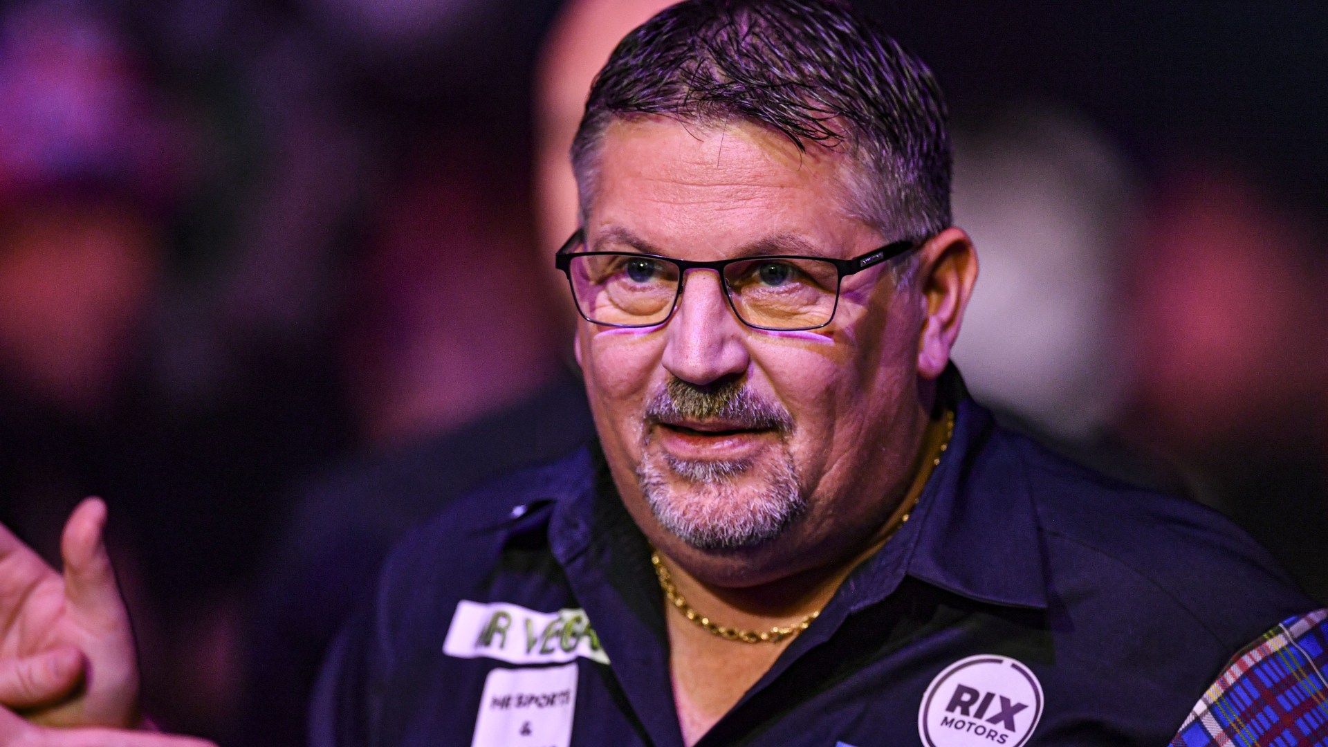 Gary Anderson forced to make emergency trip to Specsavers after Grand Slam of Darts troubles