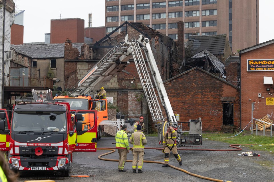 Emergency services and fire brigades at the building site