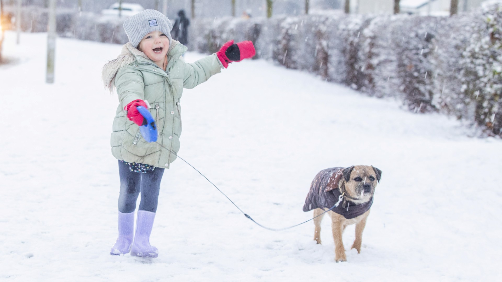 Schools closed across Scotland as weather map reveals more snow warnings TODAY