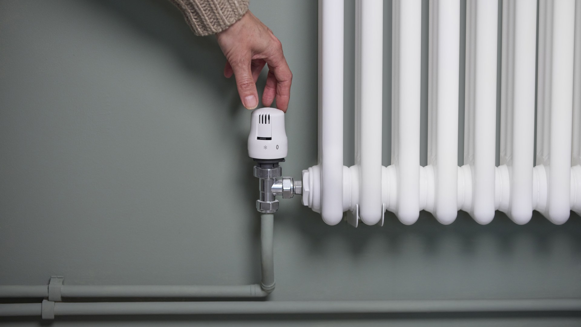 Boiler expert reveals how £10 radiator gadget could help cut our energy bills this winter