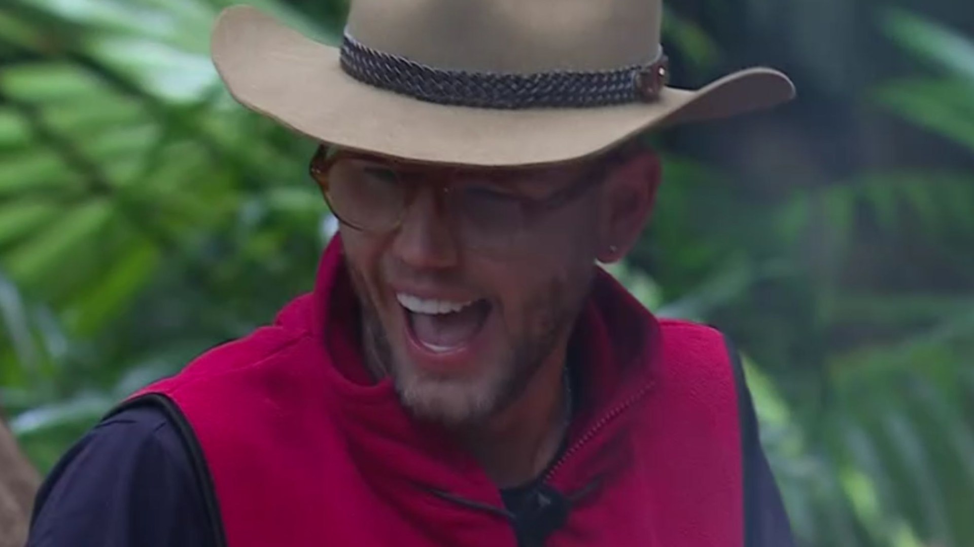 Watch as I'm A Celeb contestant Dean McCullough makes TEA for Coleen Rooney as Ant and Dec catch rule breaker