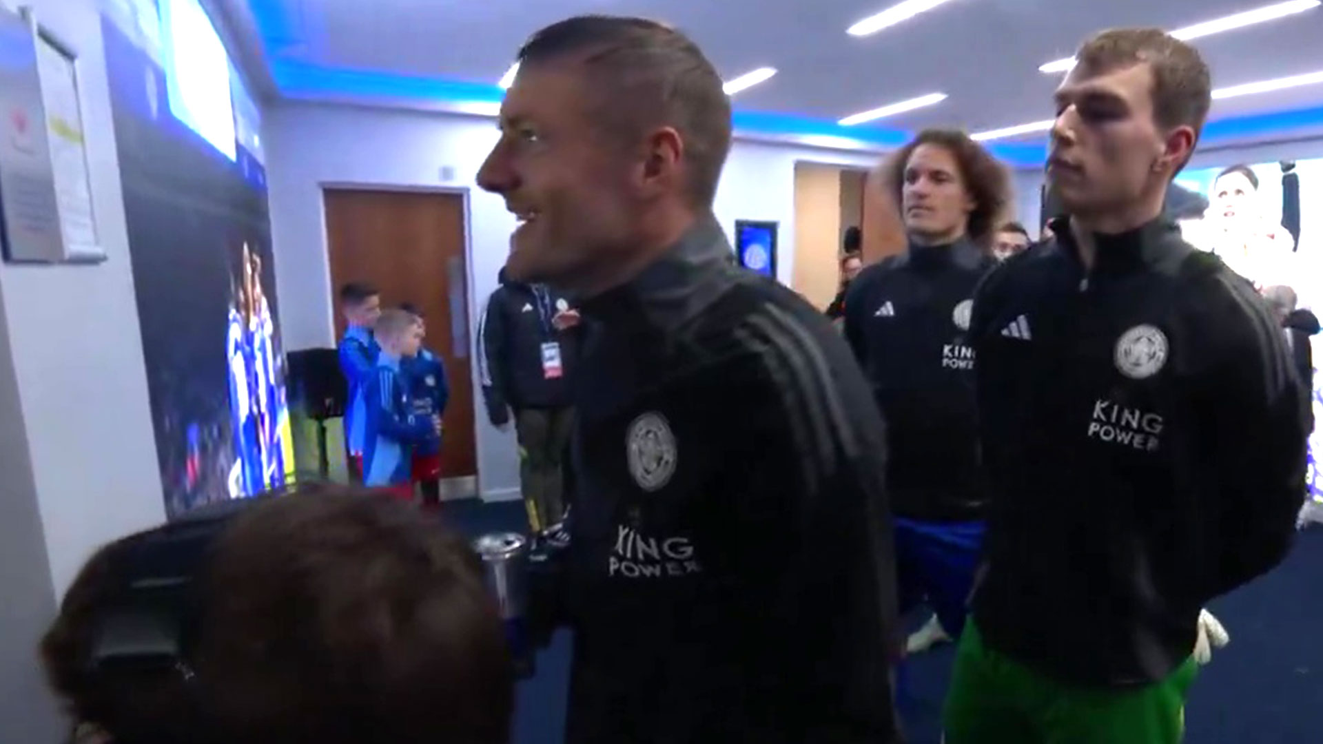 Fans ask 'how can anyone hate him?' after spotting what Jamie Vardy did in tunnel before Chelsea clash