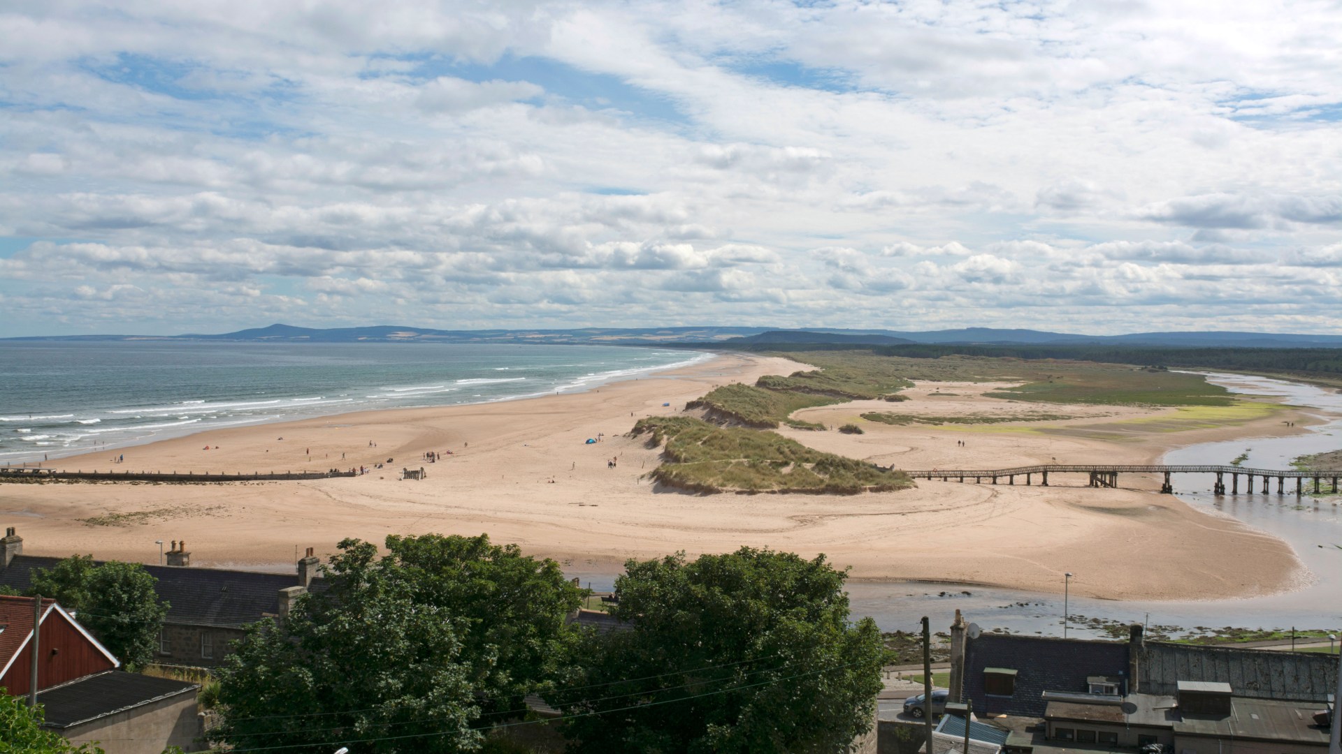 UK seaside town that's better to visit in winter has Northern Lights, white sand beaches and dolphins offshore