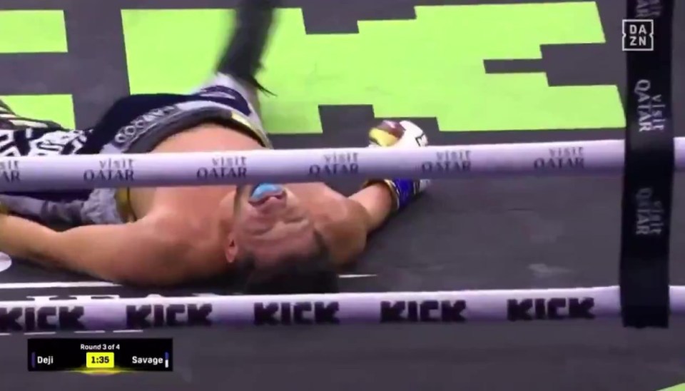 But the ref, for some reason, decided NOT to rule that as a knockdown