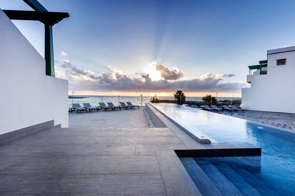 Chill by Barcelo Teguise Beach’s sleek infinity pool