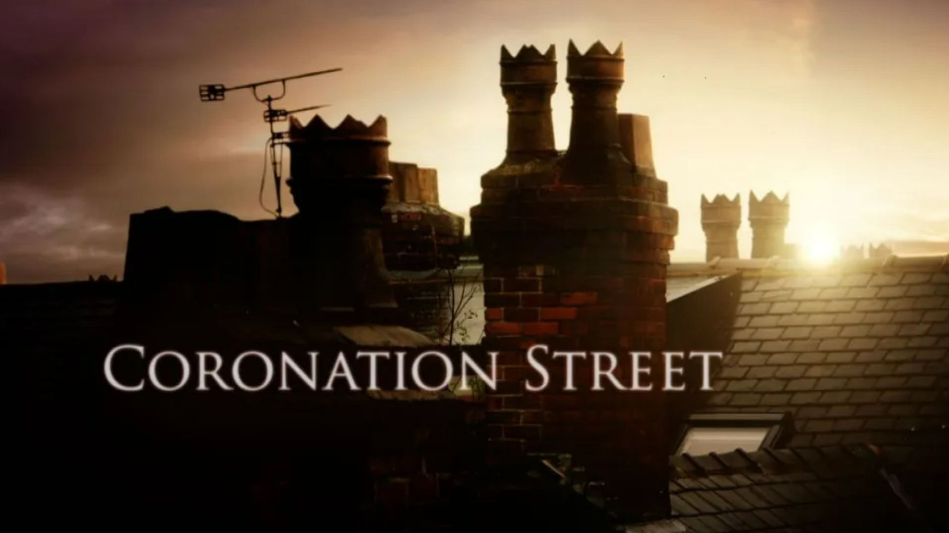 Corrie star shares behind the scenes shot as he returns to soap for final time after shock exit