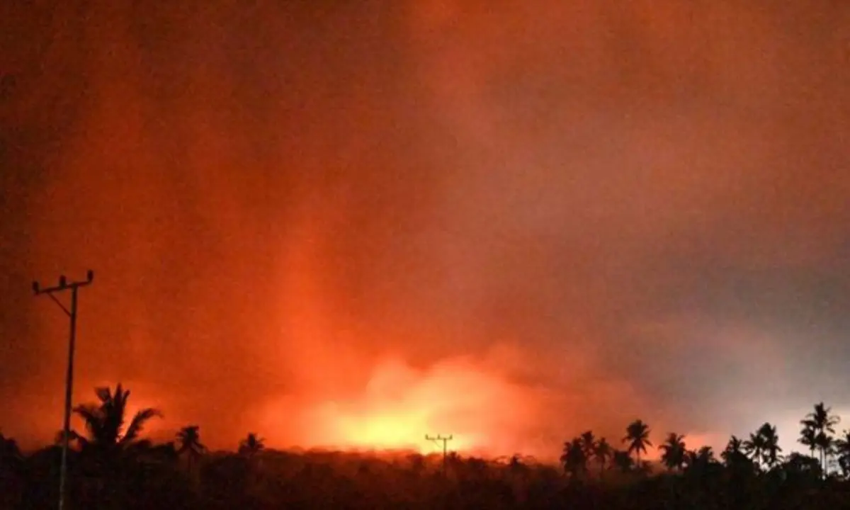 Eruption in Mount Lewotobi, Indonesia leaves 10 dead