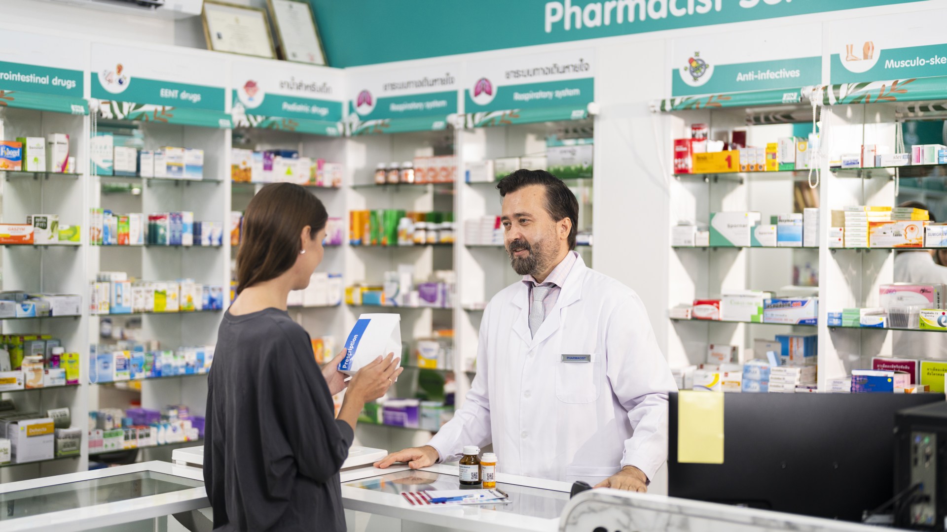 Hundreds of struggling pharmacies at risk of closing due to the Budget