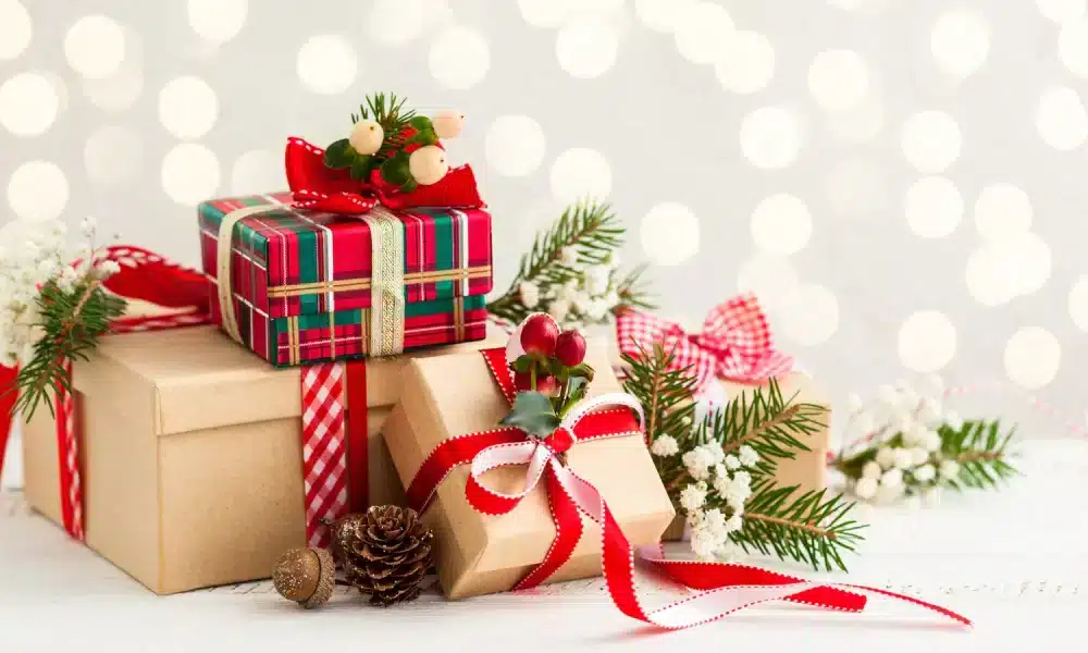 List Of Gifts You Can Get For Parents, Siblings, Children, Others This Christmas