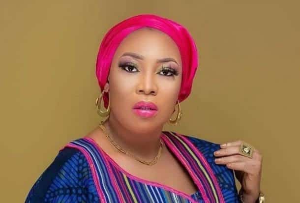 Nollywood Actress, Bimpe Akintunde Exposes Impersonator Defrauding Fans On Social Media