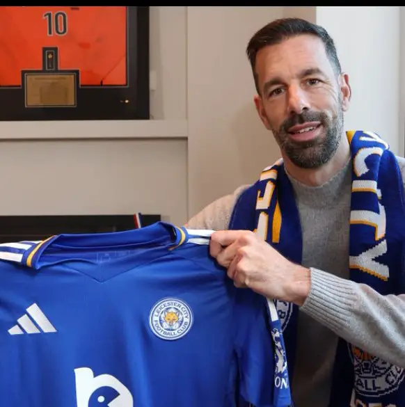 OFFICIAL: Leicester Announce Van Nistelrooy As New Manager