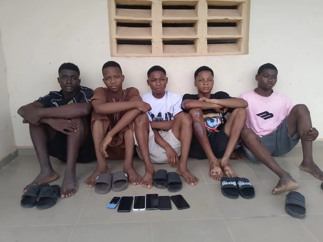 Police arrest five suspected internet fraudsters in Benue