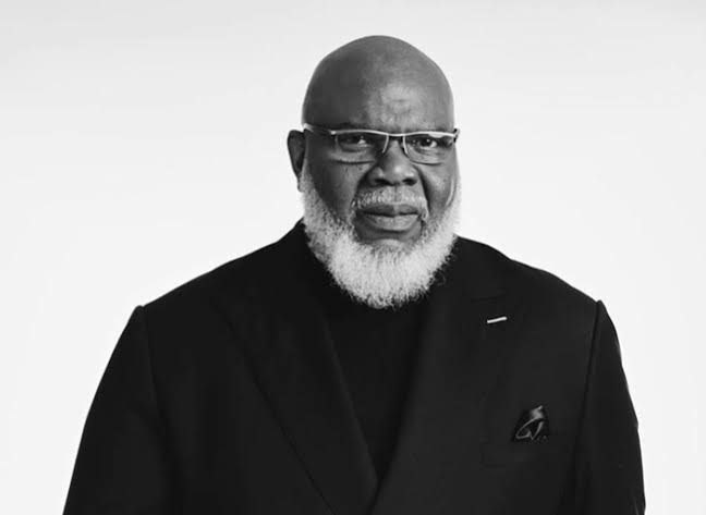 Popular pastor, TD Jakes suffers health challenge during Sunday