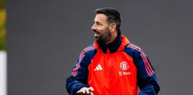 Van Nistelrooy Quits Man Utd Coaching Crew