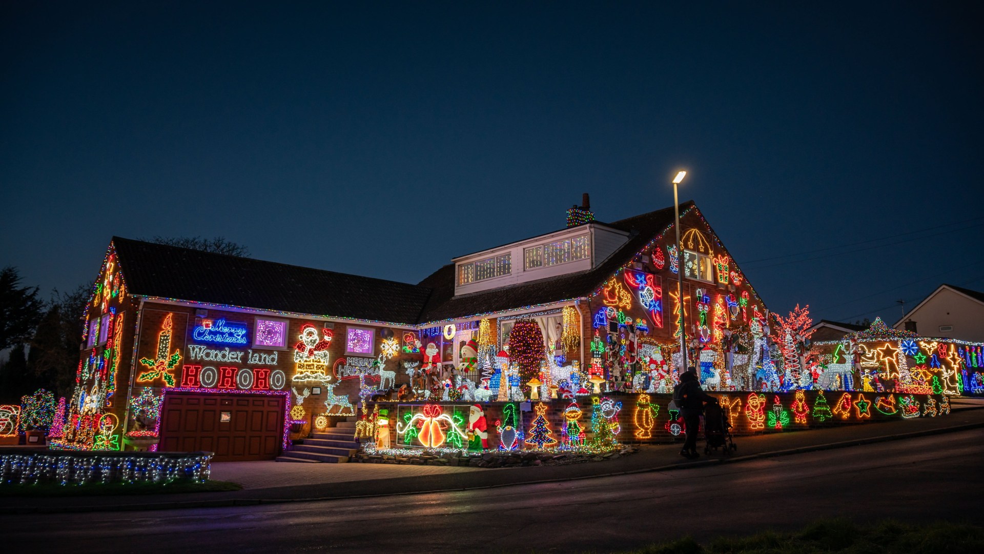 Millions plan to cut back on Christmas lights this year - despite costing just 1p to run