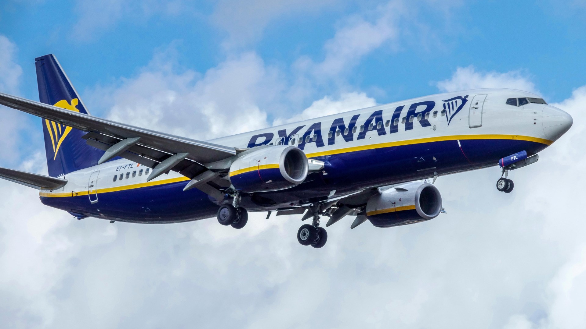 'It's really poor' - Scots dad left furious after being given just £3.30 voucher during 24-hour Ryanair delay