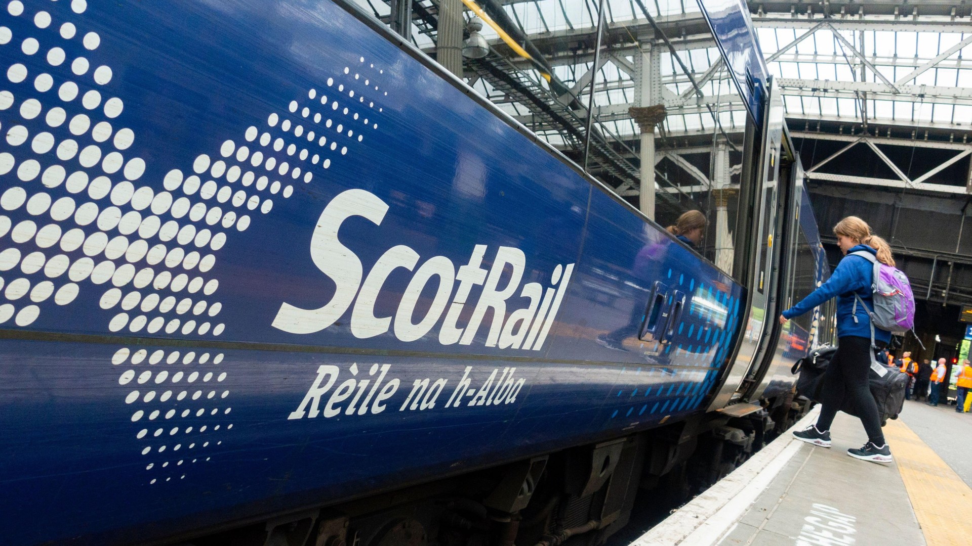 Passenger threatens conductor at knife point on busy Scots train