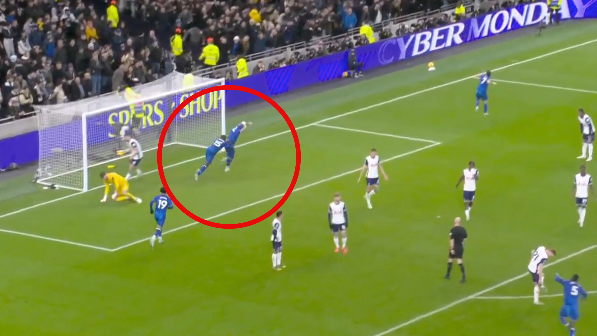 Chelsea fans spot moment Nicolas Jackson 'assisted' Enzo Fernandez and stopped captain getting yellow card